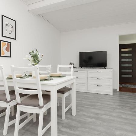 Metro Plac Wilsona Apartments Mickiewicza By Noclegi Renters Warsaw Ngoại thất bức ảnh