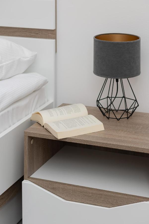 Metro Plac Wilsona Apartments Mickiewicza By Noclegi Renters Warsaw Ngoại thất bức ảnh