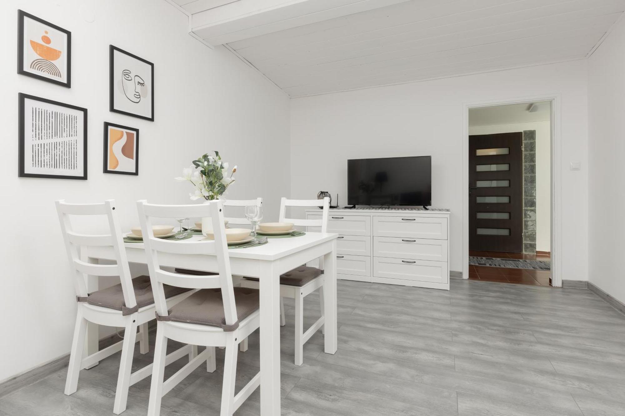 Metro Plac Wilsona Apartments Mickiewicza By Noclegi Renters Warsaw Ngoại thất bức ảnh