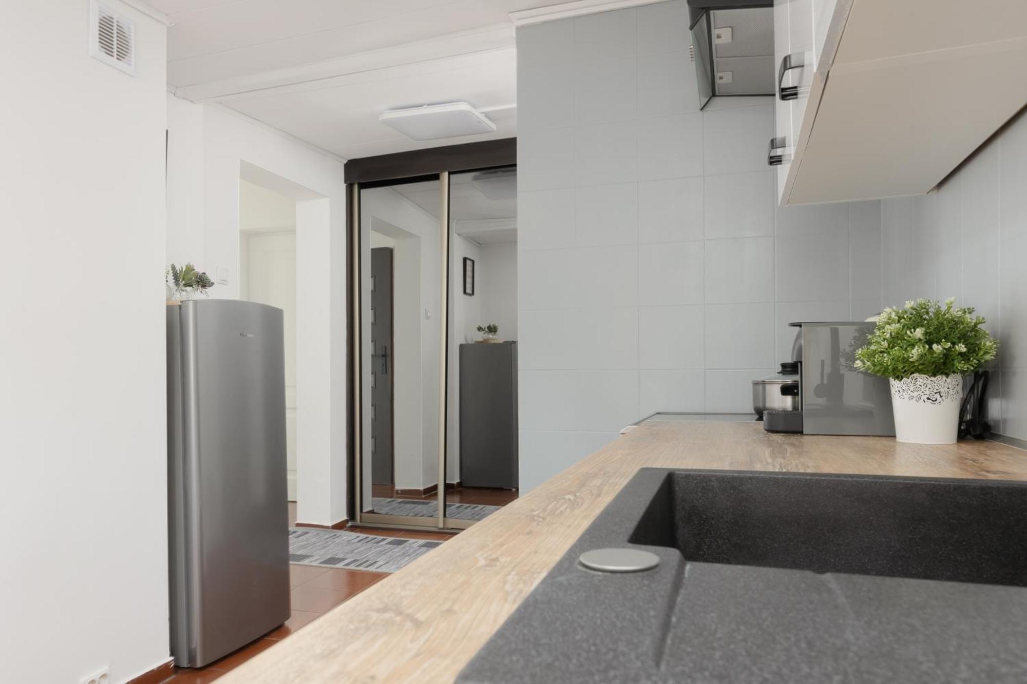Metro Plac Wilsona Apartments Mickiewicza By Noclegi Renters Warsaw Ngoại thất bức ảnh