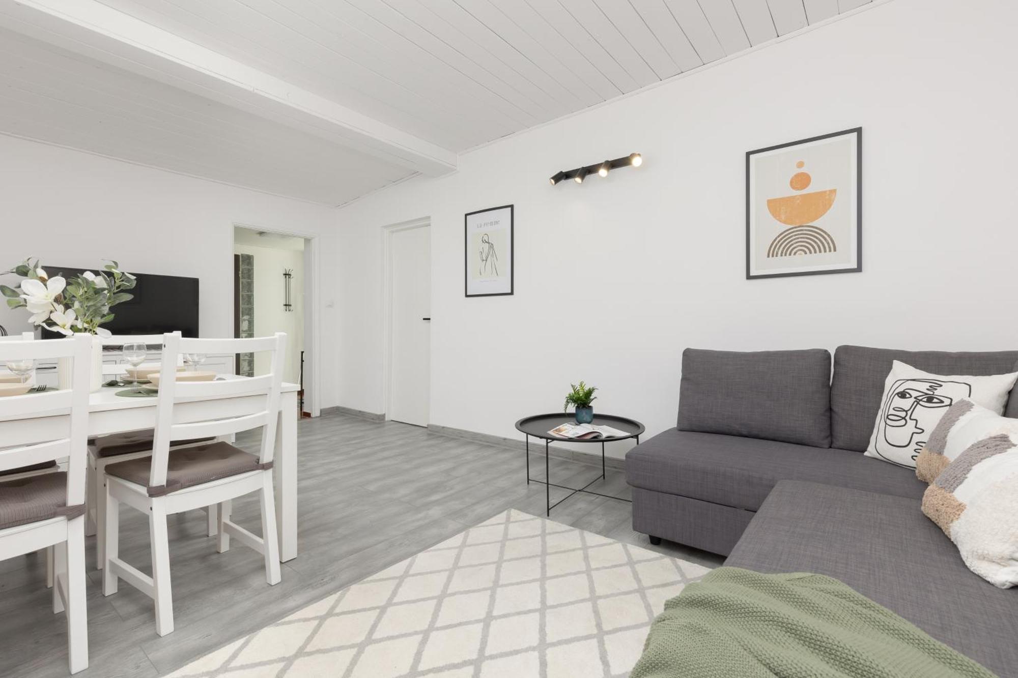 Metro Plac Wilsona Apartments Mickiewicza By Noclegi Renters Warsaw Ngoại thất bức ảnh
